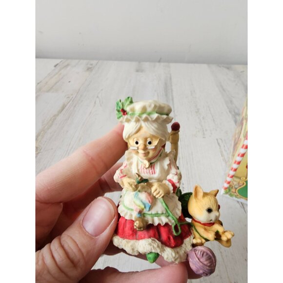 Enesco Mrs Claus North Pole elk village figurine zimnicki set cat rocking chair - Picture 3 of 10